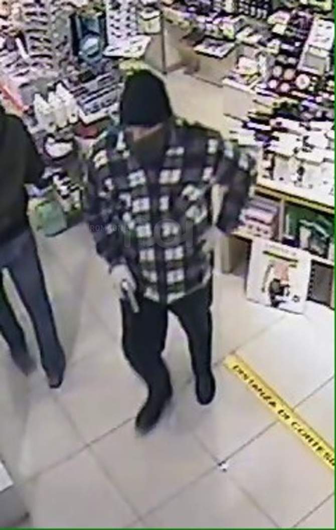 20190128FurtiFarmacia